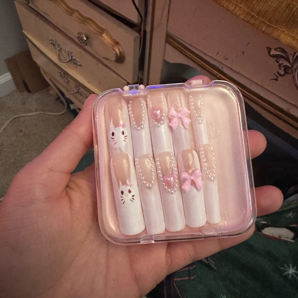 Hello kitty press on nails🩷